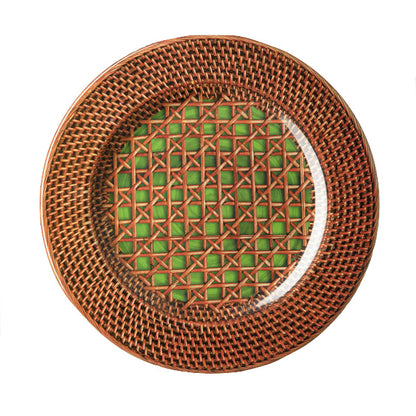 A round wicker plate with a geometric pattern, part of the Mario Luca Giusti Patagonia Green Collection, and reflecting Mario Luca Giusti's dedication to modern shapes and colors.