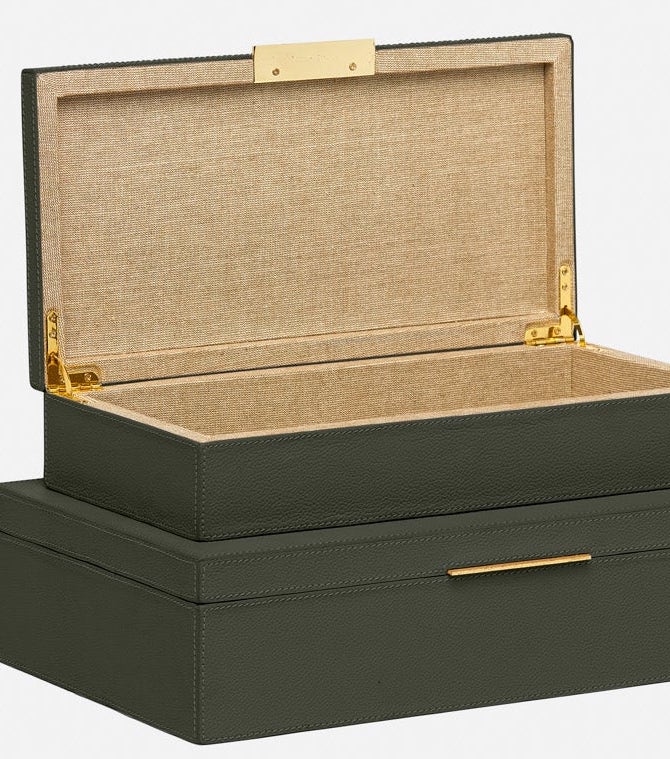 A Ralston Forest Leather Box, Large with a beige fabric-lined interior, gold hinges, and a brass-lipped handle.